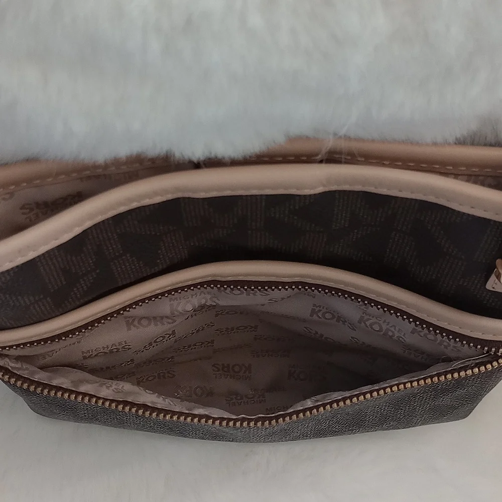 Michael Kors Cross Body Bag - Picture 8 of 10